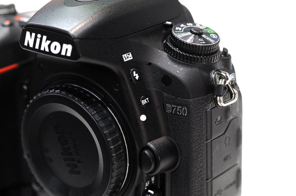 Nikon D750 Body+MBD-16 Boxed mint Second Hand