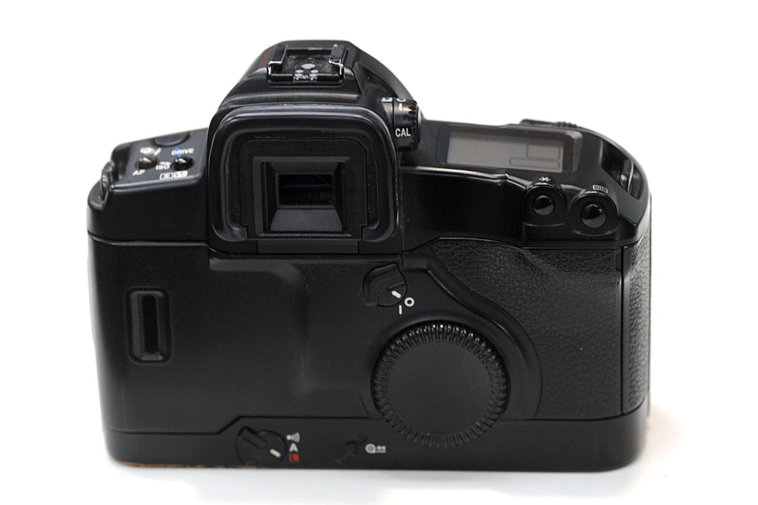 Canon EOS 3 Pro SLR + PB-E2 +STD Grip  Second Hand